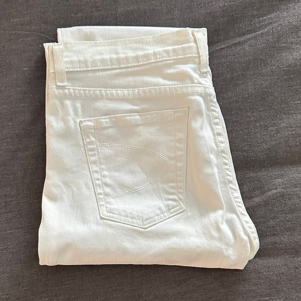 David Kahn Women's White Cropped Jeans